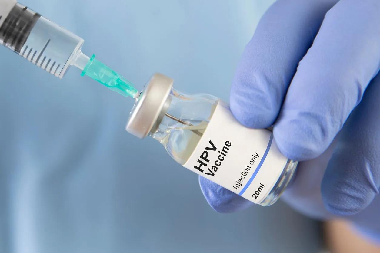 Ceticismo em relação à vacina contra HPV está aumentando entre pais nos EUA